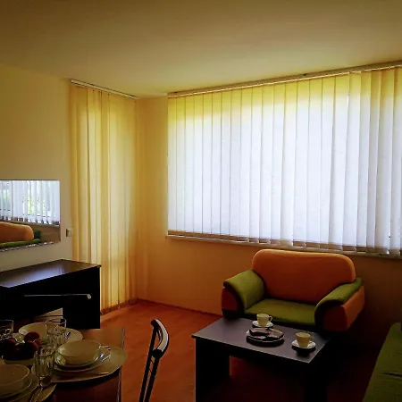 Family Apartament Crown Pool&sea - Bastetbs 公寓 *