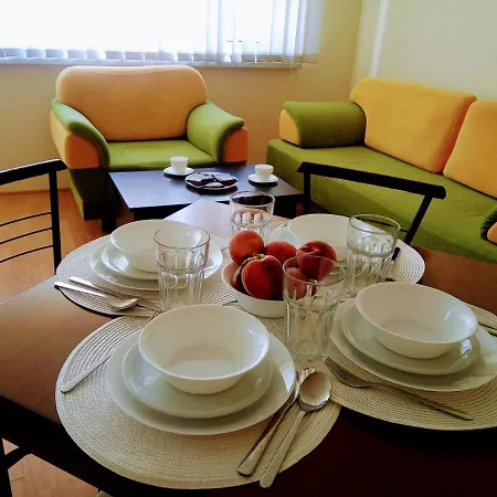 公寓 Family Apartament Crown Pool&sea - Bastetbs *