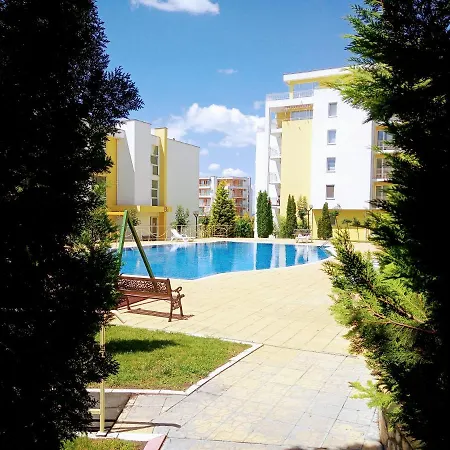 Family Apartament Crown Pool&sea - Bastetbs *